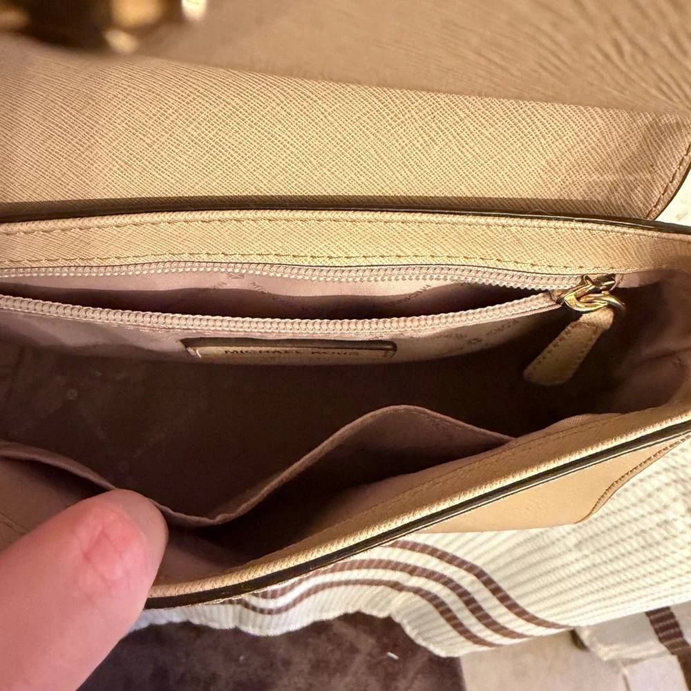 Michael Kors Beige Crossbody Bag - Picture 3 of 7